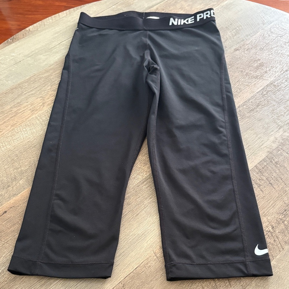 Nike Pro Black Capri Leggings